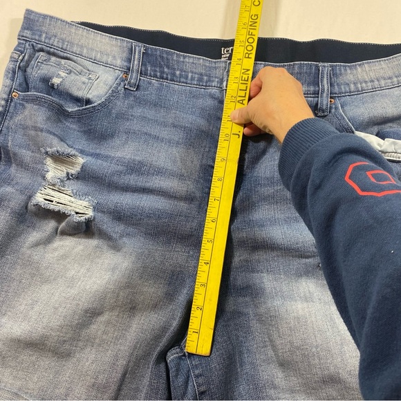 Terra & Sky Women's Blue Denim Shorts Distressed Spandex Woman’s 26W Elas Waist - Picture 5 of 7